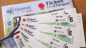 <p>Aufgrund der Anti-Corona-Maßnahmen ist es für Arbeitnehmer manchmal schwierig, die Schecks (in digitaler oder Papier-Form), die sie von ihren Arbeitgebern erhalten haben, einzulösen.</p>