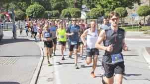 <p>In Gruppen oder um Preise laufen? Aktuell noch unmöglich.</p>