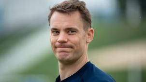 <p>Der FC Bayern München hat nach langen Verhandlungen den Vertrag mit Manuel Neuer vorzeitig um zwei Jahre bis zum 30. Juni 2023 verlängert.</p>