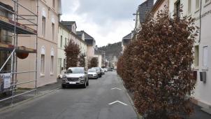 <p>In der Gülcherstraße werden neue Parkplätze eingezeichnet.</p>