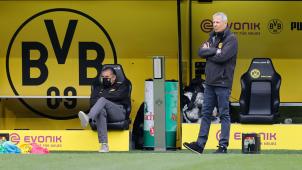 <p>Lucien Favre (rechts) ist beim BVB nicht unumstritten.</p>