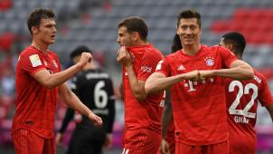 <p>Münchens Benjamin Pavard, Lucas Hernandez und Robert Lewandowski (l. nach r.) feiern das 3:0.</p>