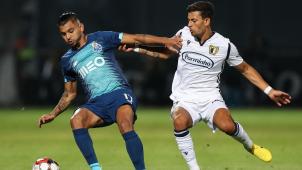 <p>Jesus Corona (l.), auch „Tecatito“ genannt, traf für Porto.</p>