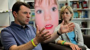<p>Die Eltern von Maddie während einer Pressekonferenz im Jahr 2001.</p>