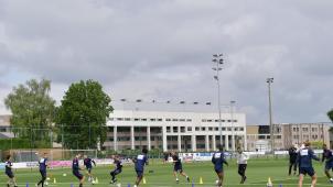 <p>Aus der Ferne betrachtet wirkte das erste Training in Sint-Truiden nach den Corona-Beschränkungen völlig normal.</p>