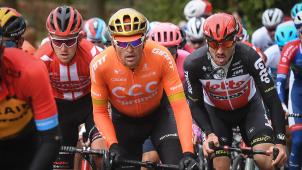 <p>Laut Radsportkommentator Michel Wuyst wäre ein Wechsel zu Deceuninck – Quick Step der beste Schritt für Greg Van Avermaet (Mitte).</p>