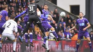 <p>Das Rückspiel im Aufstiegsfinale könnte zu einem ungleichen Kampf werden, wenn es keine Ausnahmeregelung gibt.</p>