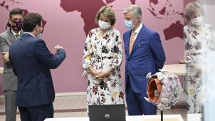 <p>Königin Mathilde und König Philippe (r.) haben das Institut für Tropenmedizin besucht.</p>