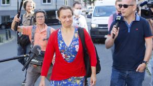 <p>Machte einen Rückzieher: Infektiologin Erika Vlieghe (M.), Vorsitzende der GEES-Expertengruppe.</p>