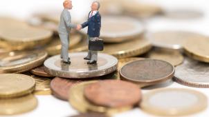 <p>Die Coronakrise sorgt bei manchen für finanzielle Engpässe. Banken helfen mit der Stundung von Kreditraten.</p>