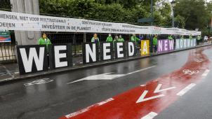 <p>Greenpeace protestiert für einen nachhaltigen und sozial gerechten Wiederaufbau nach der Coronakrise in der Rue de la Loi in Brüssel am Donnerstag, 16. Juli 2020.</p>