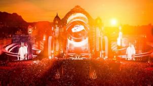 <p>Das Digital-Festival „Tomorrowland Around the World“ bot eine beeindruckende Mainstage im 3D-Design.</p>