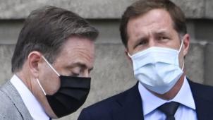 <p>Grüne und Blaue wollen, dass die Vorregierungsbildner Paul Magnette (r.) und Bart De Wever Klartext reden.</p>