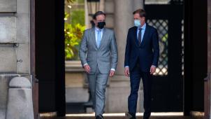 <p>Ziehen ihren Hut: Bart De Wever (links) und Paul Magnette (rechts).</p>