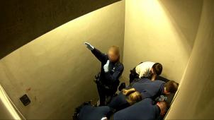 <p>Der Polizeieinsatz in der Zelle wurde gefilmt.</p>