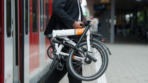 <p>Wer sich ein Fahrrad anschafft, um damit zur Arbeit zu fahren, sollte eine kleine finanzielle Unterstützung erhalten.</p>