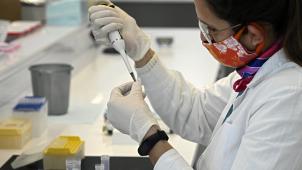 <p>AstraZeneca setzte seine Impfstoff-Tests aus.</p>