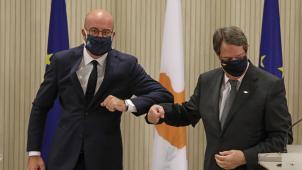 <p>Charles Michel (l.) traf sich mit dem zyprischen Staatspräsidenten Nikos Anastasiades.</p>