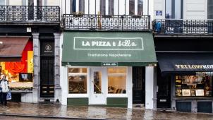 <p>Ein Blick von außen auf das Lokal „La Pizza è Bella“</p>