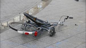 <p>In nicht weniger als zwölf Prozent der Verkehrsunfälle, bei denen jemand verletzt wird oder stirbt, flieht der Verursacher.</p>