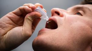 <p>Gurgeltests sind um einiges angenehmer als die schmerzhaften Nasen-Abstriche.</p>