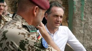 <p>Diese Aufnahme zeigt Heiko Maas bei einem Besuch eines EU-Ausbildungscamps 2019 in Mali.</p>