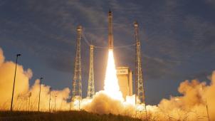 <p>Eine Vega-Trägerrakete startet auf dem europäischen Weltraumbahnhof Kourou.</p>
