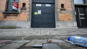 <p>In dieser renovierten Lagerhalle in Laeken wurde zünftig gefeiert - bis die Polizei kam.</p>