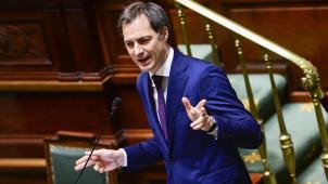 <p>Premier De Croo verteidigte in der Kammer den vorsichtigen Start der Impfkampagne.</p>