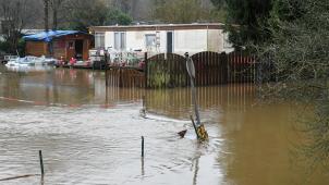 <p>Die Ourthe trat am Samstag über die Ufer. Hier ein Bild aus Esneux, wo ein Campingplatz evakuiert werden musste.</p>