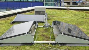 <p>Wasserstoffmodule auf dem begrünten Dach des Labors von Fluxys in Anderlecht.</p>