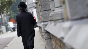 <p>Nicht nur, was auf der Straße passiert, wird von der Polizei Antwerpen kontrolliert, sondern auch, was sich hinter den Mauern jüdischer Einrichtungen abspielt.</p>
