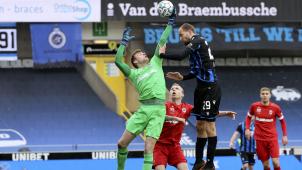 <p>Ortwin De Wolf (links) war in der zweiten Halbzeit ein ums andere Mal gefordert, hielt seinen Kasten jedoch sauber.</p>