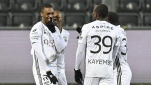 <p>Julien Ngoy (l.) brachte die AS Eupen per Traumtor in Führung.</p>