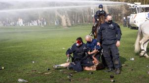 <p>Bei der Räumung gab es etliche Verletzte, darunter Polizisten.</p>