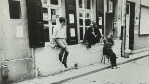 <p>Am 5. April 1971 wurde in der Antwerpener Hoofdkerkstraat der erste Oxfam-Weltladen geöffnet. Mittlerweile ist das Geschäft in der Statiestraat zu finden.</p>