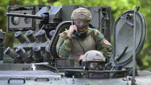 <p>„Nadel im Heuhaufen“: Soldaten im Nationalpark Hoge Kempen.</p>