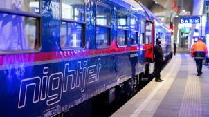 <p>Ein Nachtzug steht während eines Medientermins der ÖBB „Start für den neuen Nightjet nach Amsterdam“ am Gleis im Hauptbahnhof in Wien. Auch die Verbindung nach Belgien startet wieder.</p>