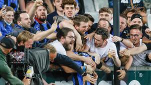 <p>Ungewohntes Gefühl: Noa Lang feiert sein Elfmetertor mit den Fans. Zum ersten Mal seit neun Monaten fand in Belgien wieder ein Spiel mit Zuschauern statt.</p>