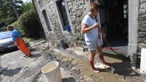 <p>Das Krisenzentrum rät: „Tragen Sie Handschuhe und Stiefel und waschen Sie sich häufig die Hände“</p>