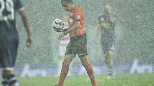 <p>Schiedsrichter Alexandre Boucaut brach die Begegnung Beerschot-Cercle Brügge in der 55. Minute beim Spielstand von 0:1 wegen heftiger Regenfälle ab.</p>
