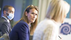 <p>Sammy Mahdi, Sophie Wilmès und Ludivine Dedonder (v.l.n.r.) berichteten über den Stand der Dinge bei der Evakuierungsmission unsere Landes in Afghanistan.</p>