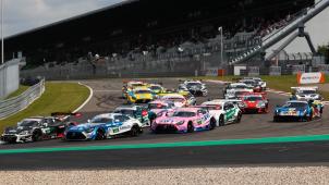 <p>Das Publikum erlebte spektakuläre Rennen am Nürburgring.</p>