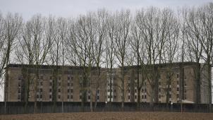 <p>Die belgischen Gefängnisse – im Bild die Haftanstalt von Lantin bei Lüttich –s ind seit Jahren überbelegt. Eine Möglichkeit, dieses Problem in den Griff zu bekommen, wäre die Verhängung alternativer Strafe.</p>