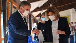 <p>Armin Laschet, Bundesvorsitzender der CDU, Spitzenkandidat seiner Partei und Ministerpräsident von Nordrhein-Westfalen und seine Frau Susanne bei der Stimmabgabe zur Bundestagswahl.</p>