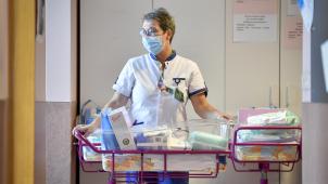 <p>Martine Königstein, Leiterin der Eupener Entbindungsstation, ist seit 29 Jahren Hebamme aus Leidenschaft.</p>