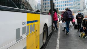 <p>Google Maps zeigt künftig in Echtzeit an, wann ein Bus oder eine Bahn von De Lijn kommt.</p>