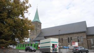 <p>Auf dem Kirchplatz fehlt in diesem Jahr das Festzelt. Der Turnverein hat aus mehreren Gründen davon abgesehen, u. a. weil man Diskussionen beim Einlass und finanzielle Verluste befürchtete.</p>