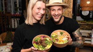 <p>Gastronom Mazen Kassab und seine Frau Caroline Schroers eröffnen eine Bowl-Bar in der Kirchstraße in Eupen.</p>