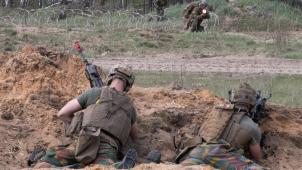<p>Infanteriesoldaten bei einem Manöver.</p>